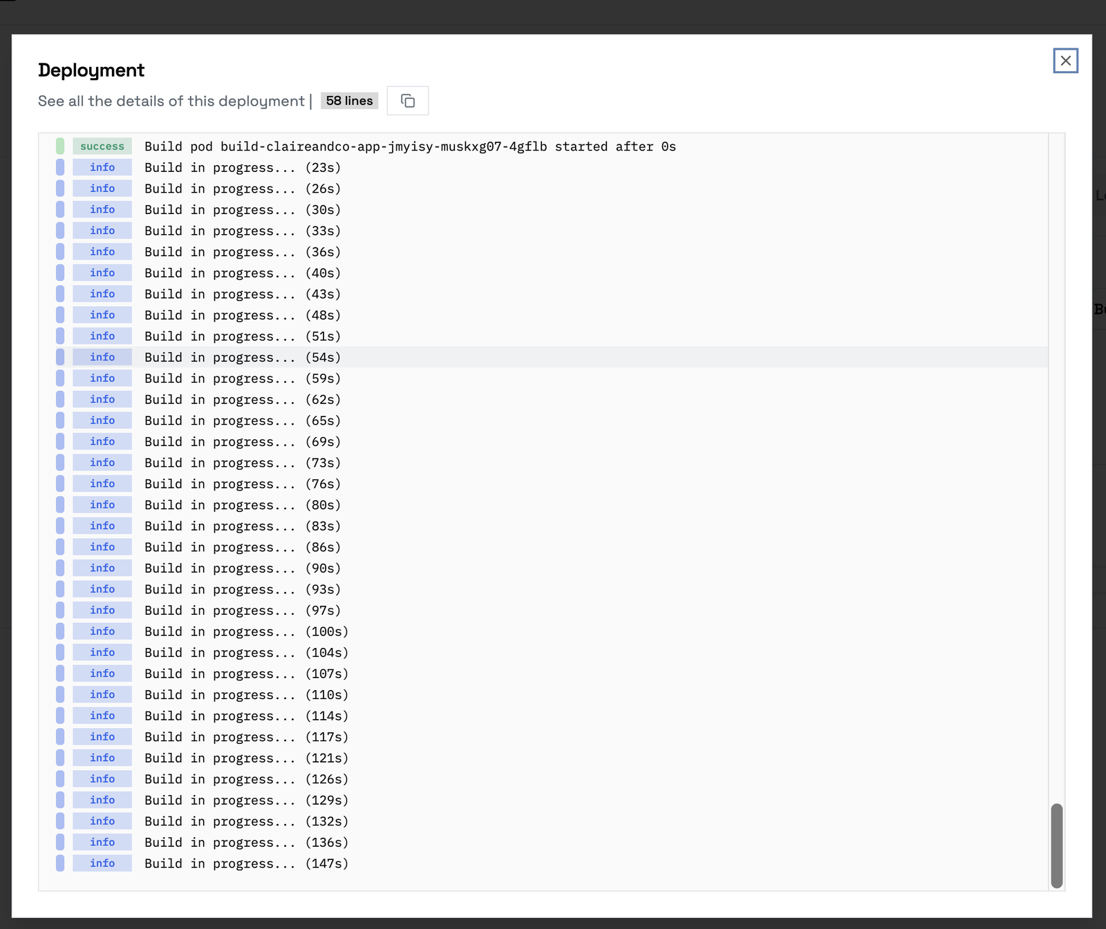 Les logs de build défilant pendant un déploiement